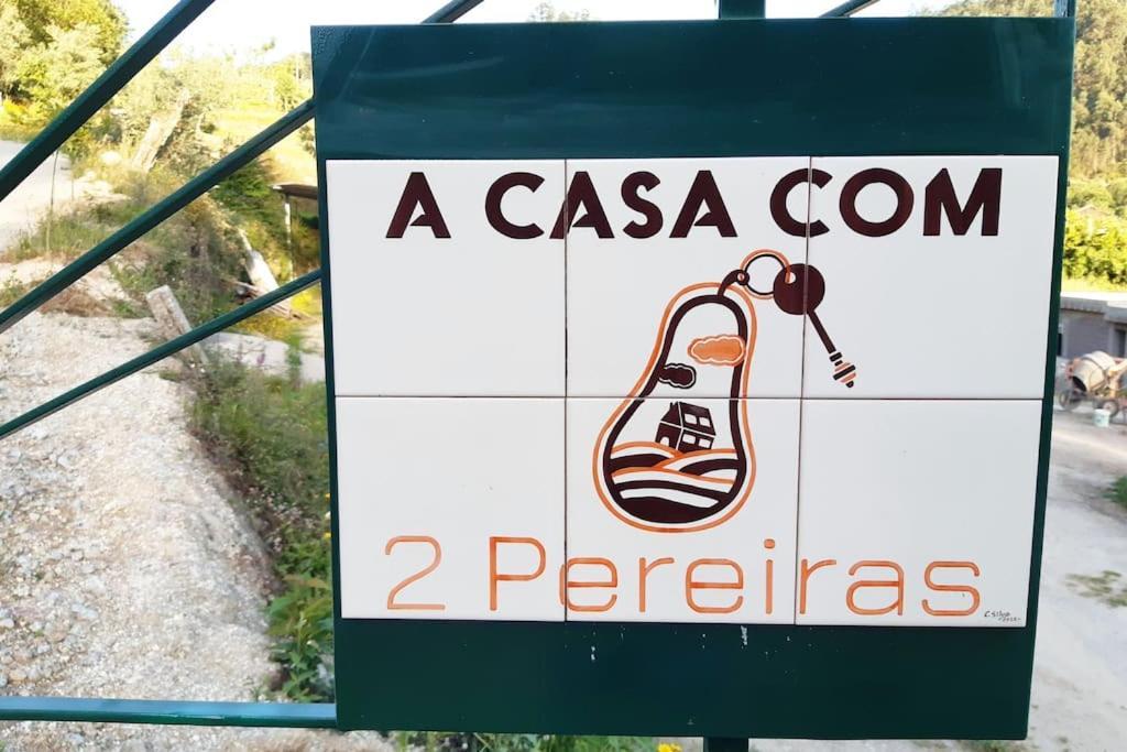 A Casa Com 2 Pereiras Bed and Breakfast Terras de Bouro Exteriör bild